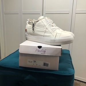 Blowfish Mamba White Canvas Shoes